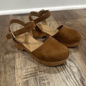 Sun Stone Clog Dress Girls Shoes 12